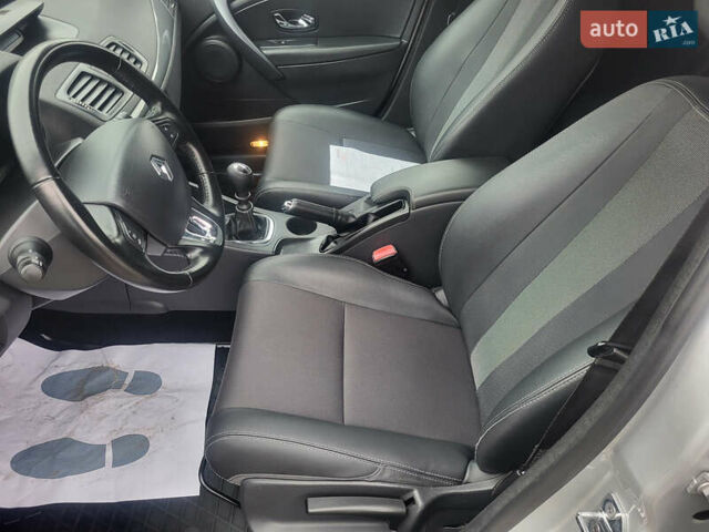 Серый Рено Меган, объемом двигателя 1.5 л и пробегом 198 тыс. км за 10600 $, фото 29 на Automoto.ua