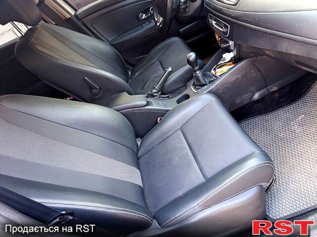 Серый Рено Меган, объемом двигателя 1.5 л и пробегом 246 тыс. км за 8200 $, фото 3 на Automoto.ua