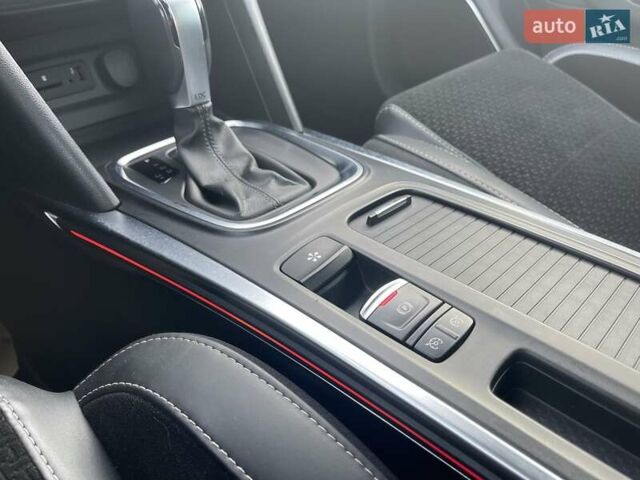 Рено Меган 2016 в Бердичеве на Automoto.ua Серый Рено Меган, объемом двигателя 1.46 л и пробегом 216 тыс. км за 13200 $, фото 43 на Automoto.ua