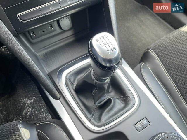 Сірий Рено Меган, об'ємом двигуна 1.46 л та пробігом 173 тис. км за 14700 $, фото 31 на Automoto.ua