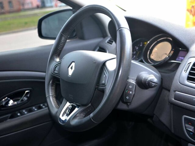 Серый Рено Меган, объемом двигателя 1.5 л и пробегом 187 тыс. км за 10600 $, фото 5 на Automoto.ua