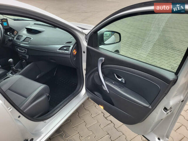 Серый Рено Меган, объемом двигателя 1.5 л и пробегом 198 тыс. км за 10600 $, фото 25 на Automoto.ua