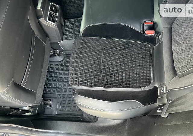 Серый Рено Меган, объемом двигателя 1.46 л и пробегом 184 тыс. км за 14900 $, фото 39 на Automoto.ua