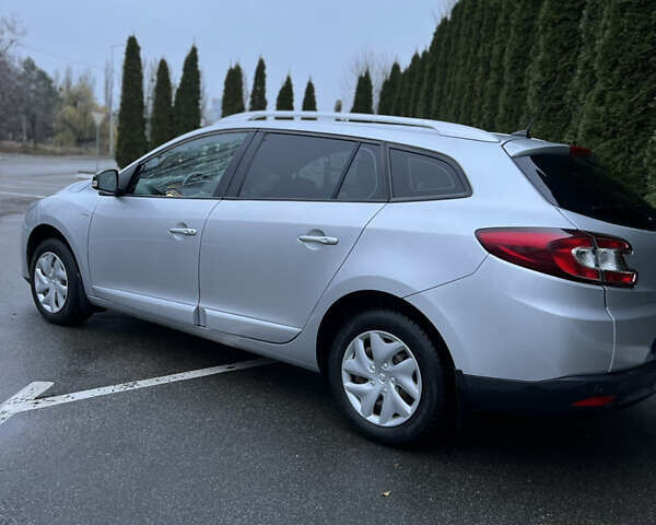 Серый Рено Меган, объемом двигателя 1.5 л и пробегом 162 тыс. км за 10500 $, фото 8 на Automoto.ua