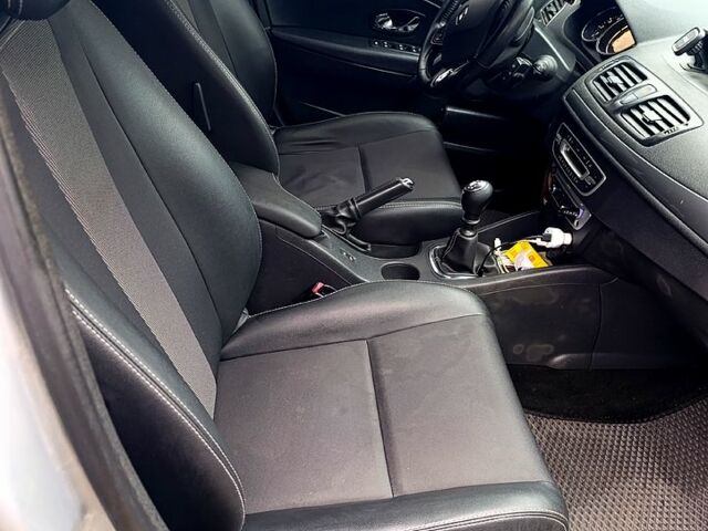 Серый Рено Меган, объемом двигателя 1.5 л и пробегом 246 тыс. км за 8200 $, фото 9 на Automoto.ua