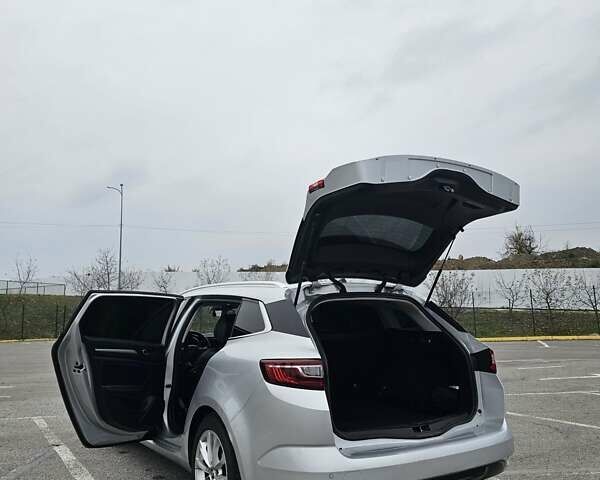 Серый Рено Меган, объемом двигателя 1.46 л и пробегом 217 тыс. км за 13350 $, фото 5 на Automoto.ua