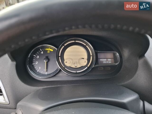 Сірий Рено Меган, об'ємом двигуна 1.5 л та пробігом 200 тис. км за 9500 $, фото 5 на Automoto.ua