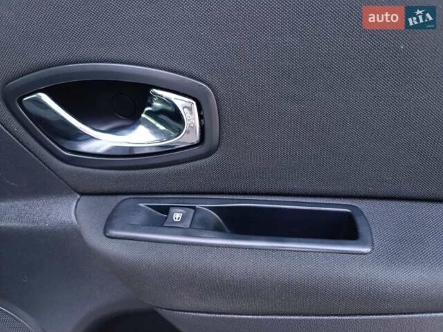 Серый Рено Меган, объемом двигателя 1.5 л и пробегом 160 тыс. км за 10500 $, фото 25 на Automoto.ua