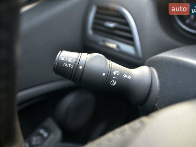 Сірий Рено Меган, об'ємом двигуна 1.5 л та пробігом 186 тис. км за 10450 $, фото 32 на Automoto.ua