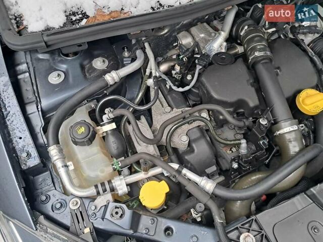 Серый Рено Меган, объемом двигателя 1.46 л и пробегом 235 тыс. км за 9500 $, фото 24 на Automoto.ua