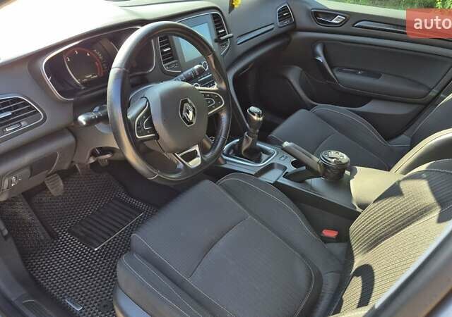 Серый Рено Меган, объемом двигателя 1.46 л и пробегом 254 тыс. км за 11000 $, фото 15 на Automoto.ua