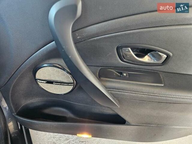Серый Рено Меган, объемом двигателя 1.5 л и пробегом 160 тыс. км за 10500 $, фото 7 на Automoto.ua
