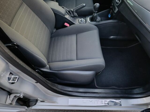 Серый Рено Меган, объемом двигателя 1.5 л и пробегом 160 тыс. км за 10300 $, фото 11 на Automoto.ua