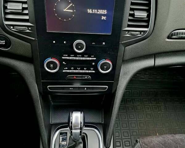 Серый Рено Меган, объемом двигателя 1.5 л и пробегом 260 тыс. км за 11300 $, фото 3 на Automoto.ua