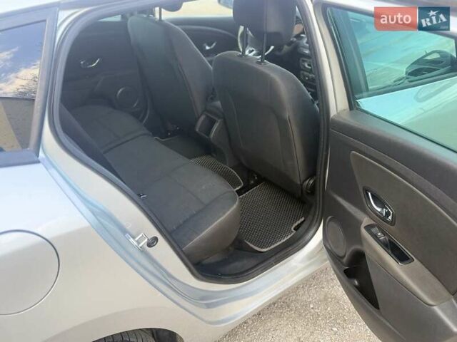 Серый Рено Меган, объемом двигателя 1.5 л и пробегом 276 тыс. км за 7450 $, фото 10 на Automoto.ua