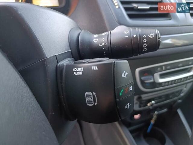 Серый Рено Меган, объемом двигателя 1.5 л и пробегом 160 тыс. км за 10500 $, фото 14 на Automoto.ua