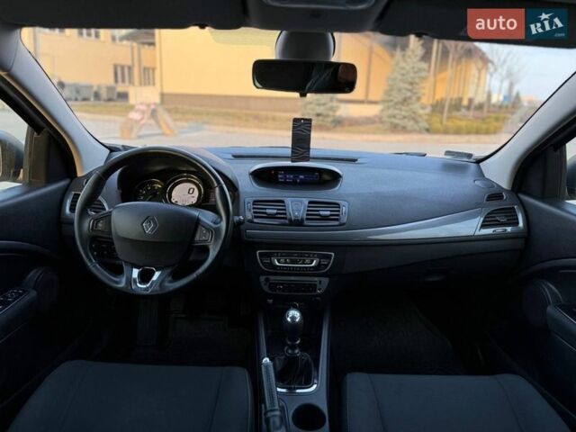 Сірий Рено Меган, об'ємом двигуна 1.5 л та пробігом 250 тис. км за 8300 $, фото 9 на Automoto.ua