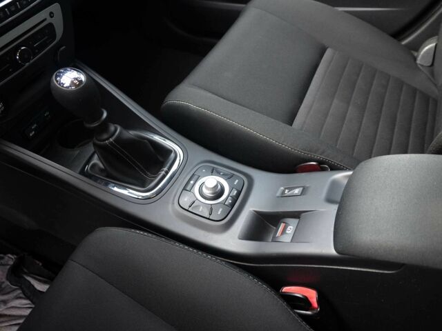 Серый Рено Меган, объемом двигателя 1.5 л и пробегом 187 тыс. км за 10600 $, фото 6 на Automoto.ua