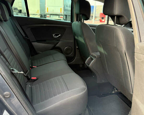 Серый Рено Меган, объемом двигателя 1.5 л и пробегом 180 тыс. км за 11800 $, фото 64 на Automoto.ua