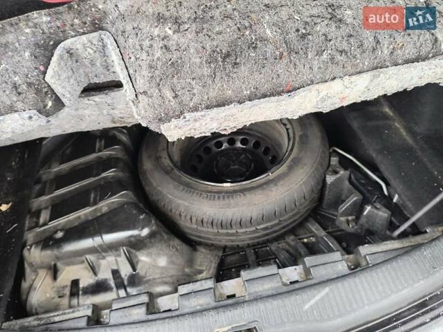 Сірий Рено Меган, об'ємом двигуна 1.46 л та пробігом 122 тис. км за 9400 $, фото 16 на Automoto.ua
