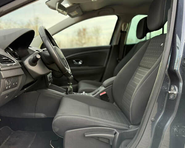 Серый Рено Меган, объемом двигателя 1.5 л и пробегом 180 тыс. км за 11800 $, фото 65 на Automoto.ua