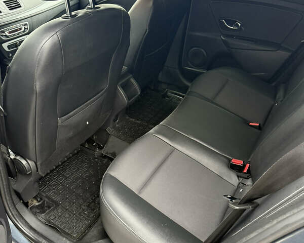 Сірий Рено Меган, об'ємом двигуна 1.46 л та пробігом 240 тис. км за 9999 $, фото 10 на Automoto.ua