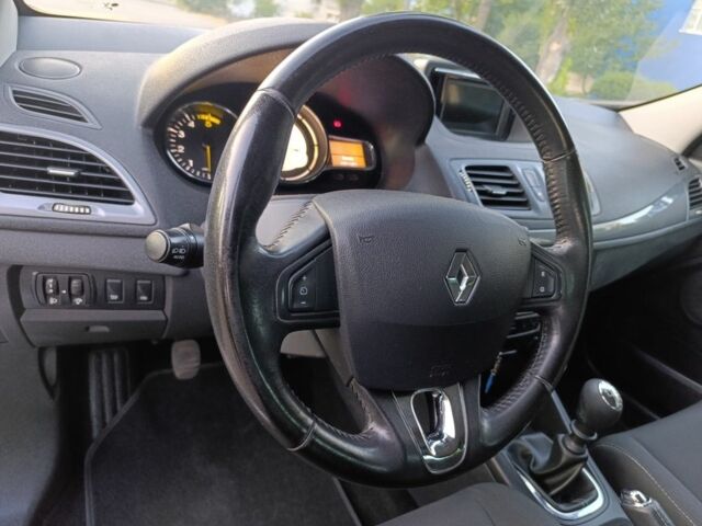 Серый Рено Меган, объемом двигателя 1.5 л и пробегом 160 тыс. км за 10300 $, фото 13 на Automoto.ua