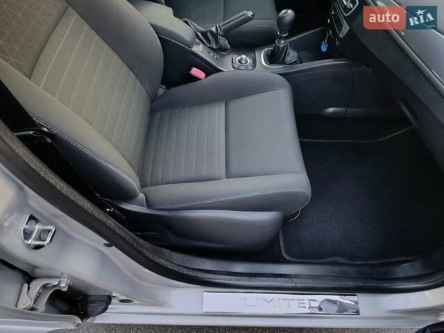 Серый Рено Меган, объемом двигателя 1.5 л и пробегом 160 тыс. км за 10500 $, фото 22 на Automoto.ua