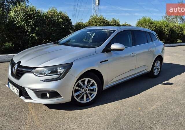 Серый Рено Меган, объемом двигателя 1.46 л и пробегом 254 тыс. км за 11000 $, фото 16 на Automoto.ua