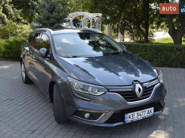 Серый Рено Меган, объемом двигателя 1.46 л и пробегом 393 тыс. км за 10999 $, фото 3 на Automoto.ua