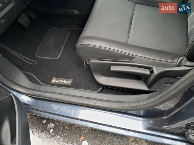 Серый Рено Меган, объемом двигателя 1.46 л и пробегом 235 тыс. км за 9500 $, фото 2 на Automoto.ua