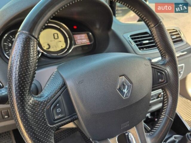 Сірий Рено Меган, об'ємом двигуна 1.6 л та пробігом 241 тис. км за 8600 $, фото 15 на Automoto.ua
