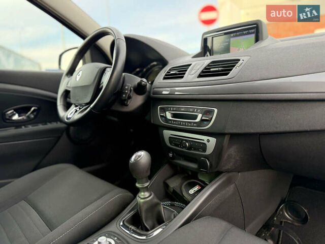 Серый Рено Меган, объемом двигателя 1.5 л и пробегом 180 тыс. км за 11300 $, фото 51 на Automoto.ua