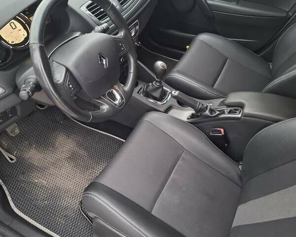 Серый Рено Меган, объемом двигателя 1.46 л и пробегом 270 тыс. км за 9600 $, фото 9 на Automoto.ua