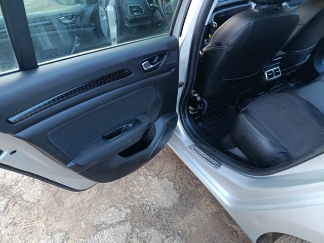 Сірий Рено Меган, об'ємом двигуна 1.5 л та пробігом 318 тис. км за 13200 $, фото 5 на Automoto.ua