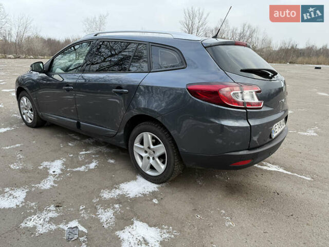 Сірий Рено Меган, об'ємом двигуна 1.46 л та пробігом 240 тис. км за 9999 $, фото 3 на Automoto.ua