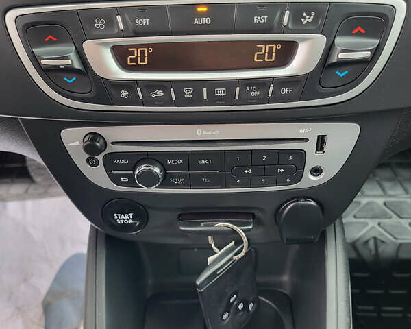 Серый Рено Меган, объемом двигателя 1.5 л и пробегом 198 тыс. км за 10600 $, фото 36 на Automoto.ua