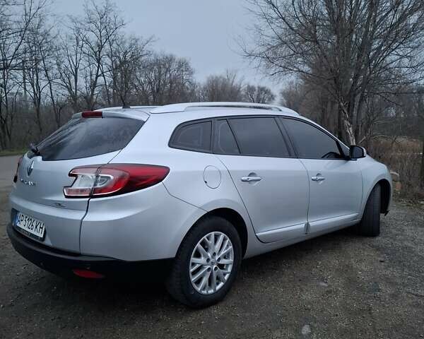 Серый Рено Меган, объемом двигателя 1.46 л и пробегом 270 тыс. км за 9800 $, фото 4 на Automoto.ua