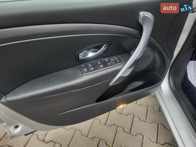 Серый Рено Меган, объемом двигателя 1.5 л и пробегом 198 тыс. км за 10600 $, фото 27 на Automoto.ua
