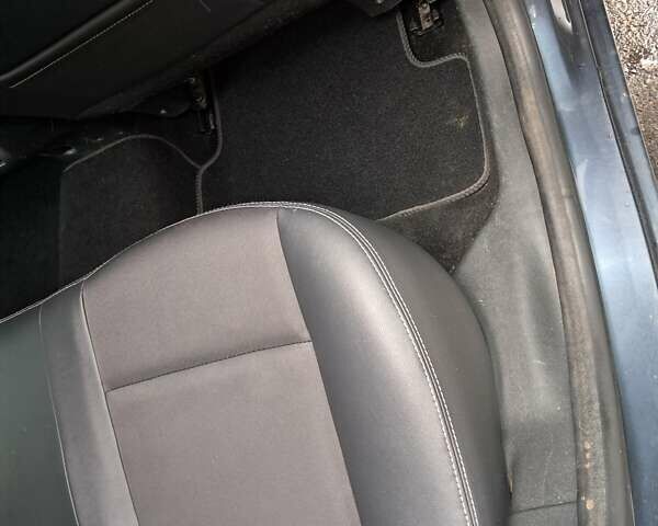 Серый Рено Меган, объемом двигателя 1.46 л и пробегом 235 тыс. км за 9500 $, фото 11 на Automoto.ua