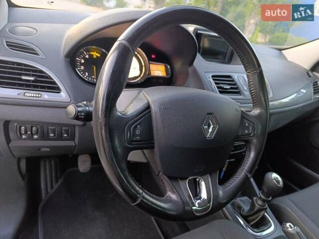 Серый Рено Меган, объемом двигателя 1.5 л и пробегом 160 тыс. км за 10500 $, фото 9 на Automoto.ua