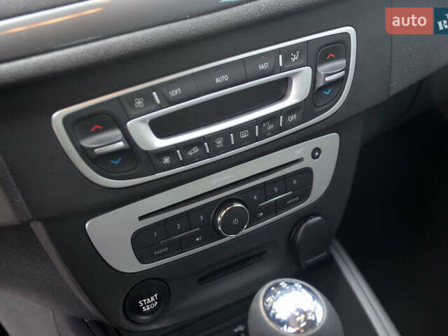 Сірий Рено Меган, об'ємом двигуна 1.5 л та пробігом 186 тис. км за 10450 $, фото 31 на Automoto.ua