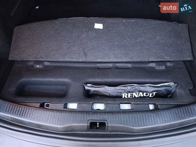 Серый Рено Меган, объемом двигателя 1.5 л и пробегом 160 тыс. км за 10500 $, фото 31 на Automoto.ua