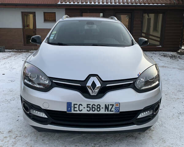 Серый Рено Меган, объемом двигателя 0 л и пробегом 264 тыс. км за 8999 $, фото 20 на Automoto.ua