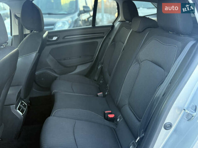 Серый Рено Меган, объемом двигателя 1.5 л и пробегом 168 тыс. км за 12799 $, фото 24 на Automoto.ua