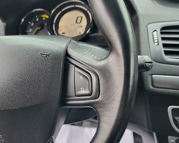 Серый Рено Меган, объемом двигателя 1.5 л и пробегом 198 тыс. км за 10600 $, фото 35 на Automoto.ua