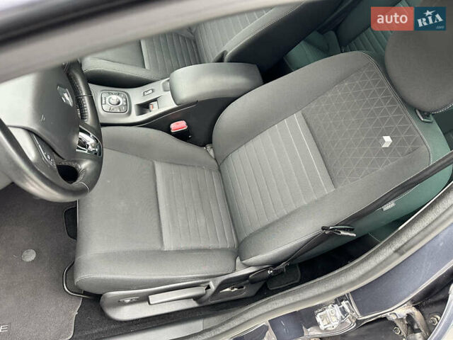 Сірий Рено Меган, об'ємом двигуна 1.5 л та пробігом 186 тис. км за 10750 $, фото 9 на Automoto.ua