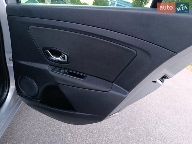 Серый Рено Меган, объемом двигателя 1.5 л и пробегом 160 тыс. км за 10500 $, фото 24 на Automoto.ua