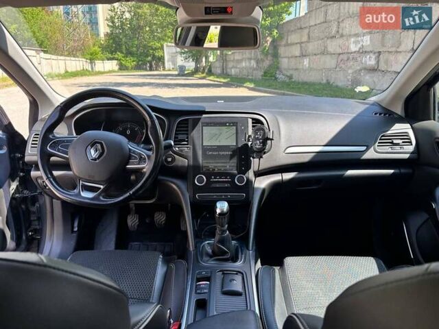 Серый Рено Меган, объемом двигателя 1.5 л и пробегом 302 тыс. км за 11500 $, фото 6 на Automoto.ua