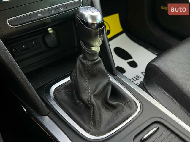 Сірий Рено Меган, об'ємом двигуна 1.6 л та пробігом 87 тис. км за 14200 $, фото 14 на Automoto.ua